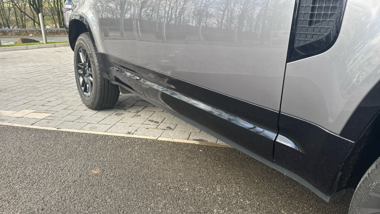 Land Rover Defender 3.0 D250 X-Dynamic SE 110 5dr Auto Diesel Estate